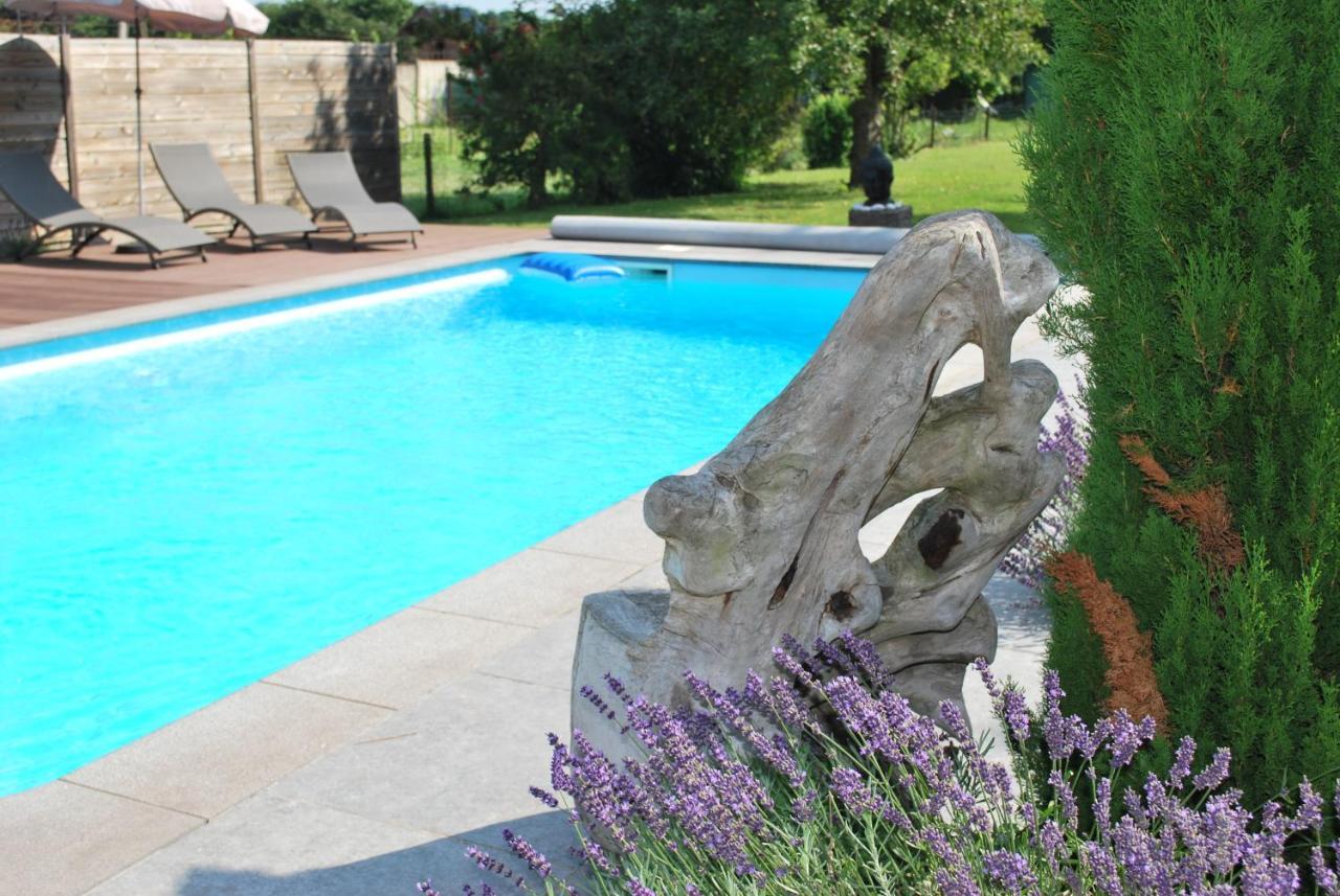 Chambres D Hotes ,Hotel ,Secret D'Une Nuit A Vicq Pres De Onnaing,Avec Piscine Luaran gambar