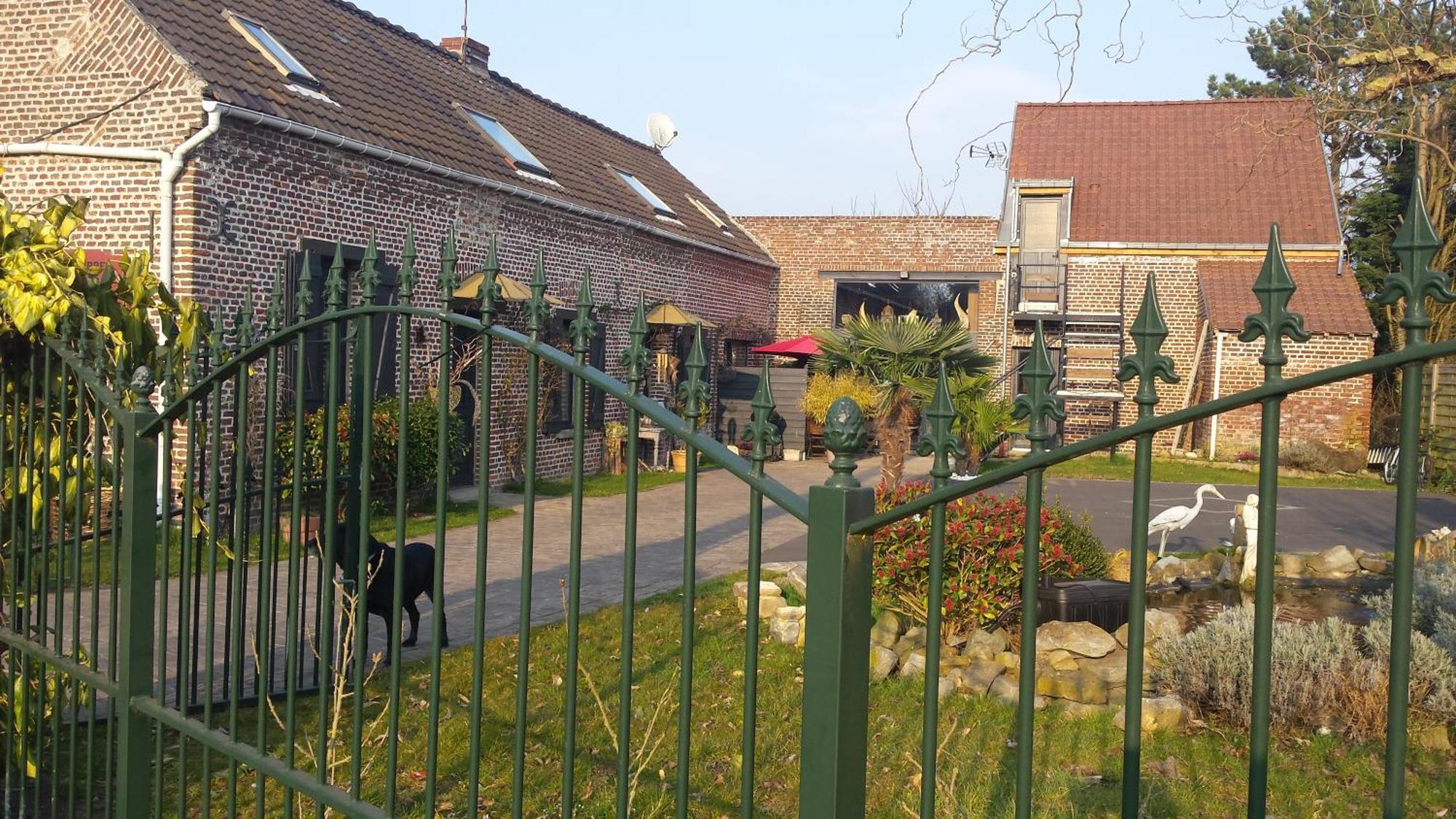 Chambres D Hotes ,Hotel ,Secret D'Une Nuit A Vicq Pres De Onnaing,Avec Piscine Luaran gambar