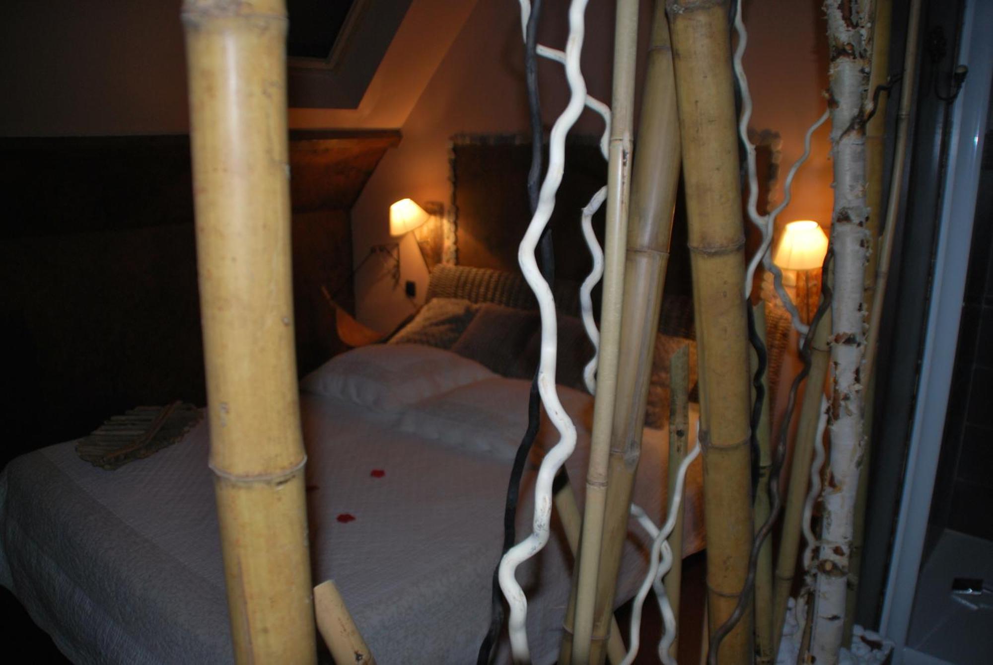 Chambres D Hotes ,Hotel ,Secret D'Une Nuit A Vicq Pres De Onnaing,Avec Piscine Bilik gambar