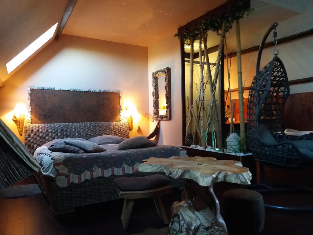 Chambres D Hotes ,Hotel ,Secret D'Une Nuit A Vicq Pres De Onnaing,Avec Piscine Luaran gambar