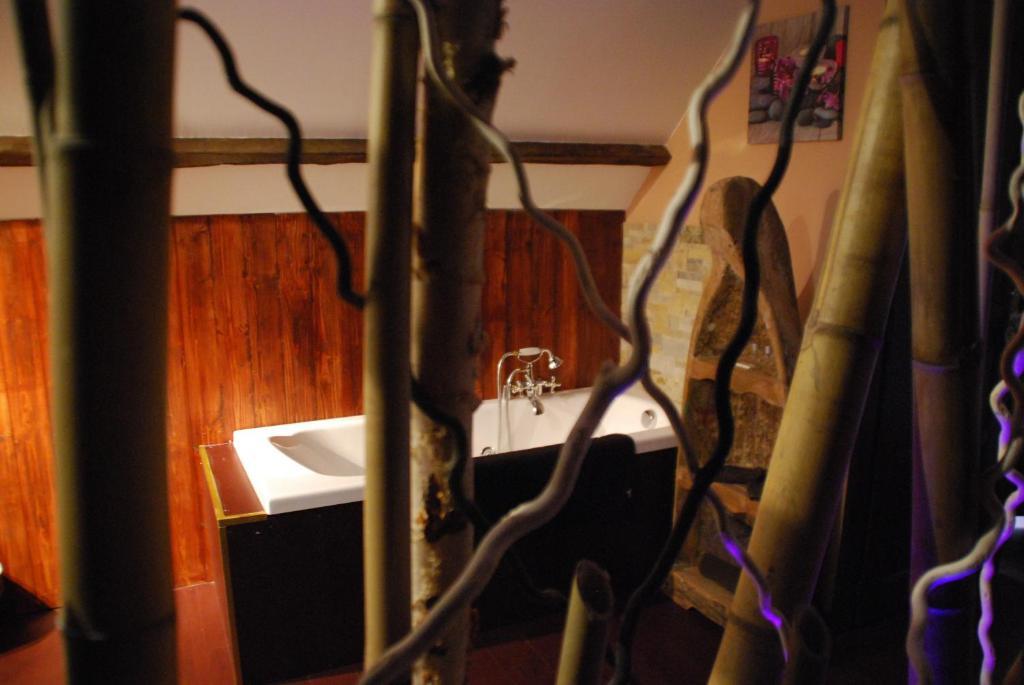 Chambres D Hotes ,Hotel ,Secret D'Une Nuit A Vicq Pres De Onnaing,Avec Piscine Luaran gambar