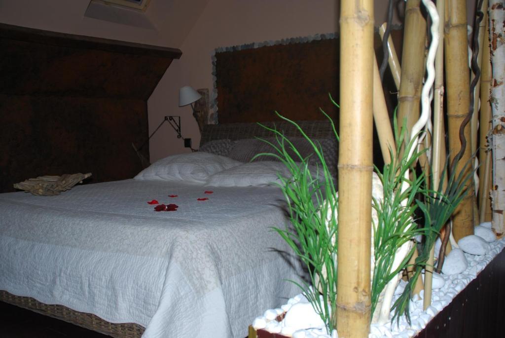 Chambres D Hotes ,Hotel ,Secret D'Une Nuit A Vicq Pres De Onnaing,Avec Piscine Luaran gambar
