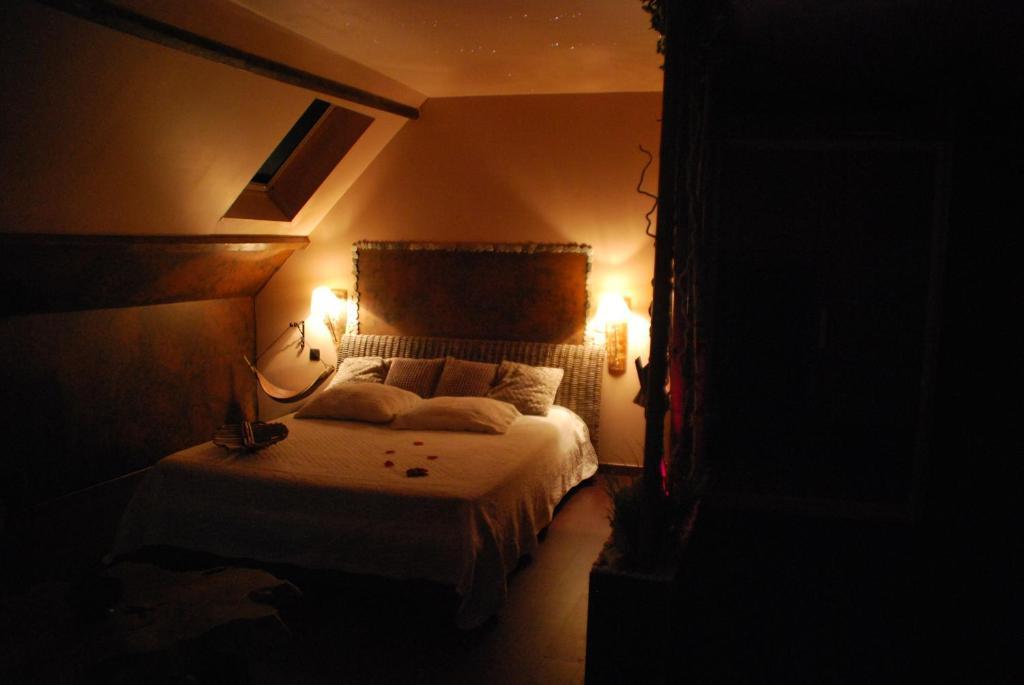 Chambres D Hotes ,Hotel ,Secret D'Une Nuit A Vicq Pres De Onnaing,Avec Piscine Bilik gambar